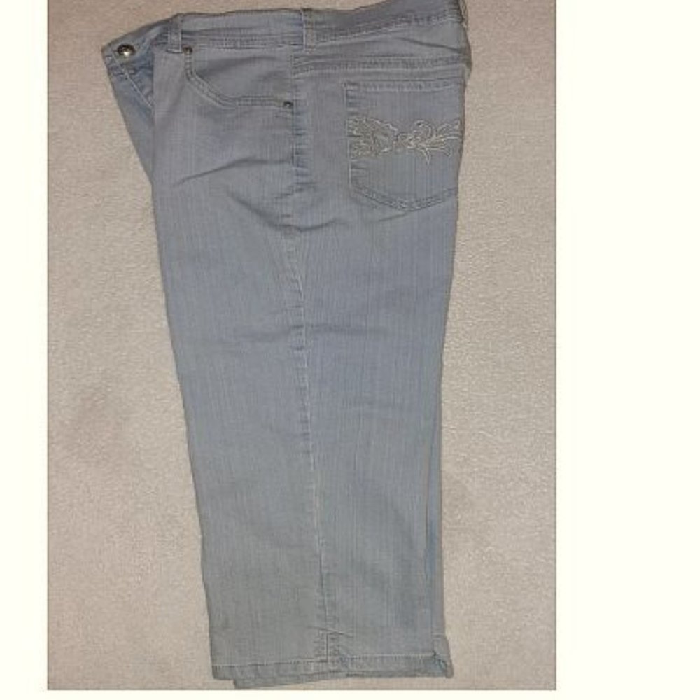 Ladies' Cropped Capris/ Gloria Vanderbilt/ 8